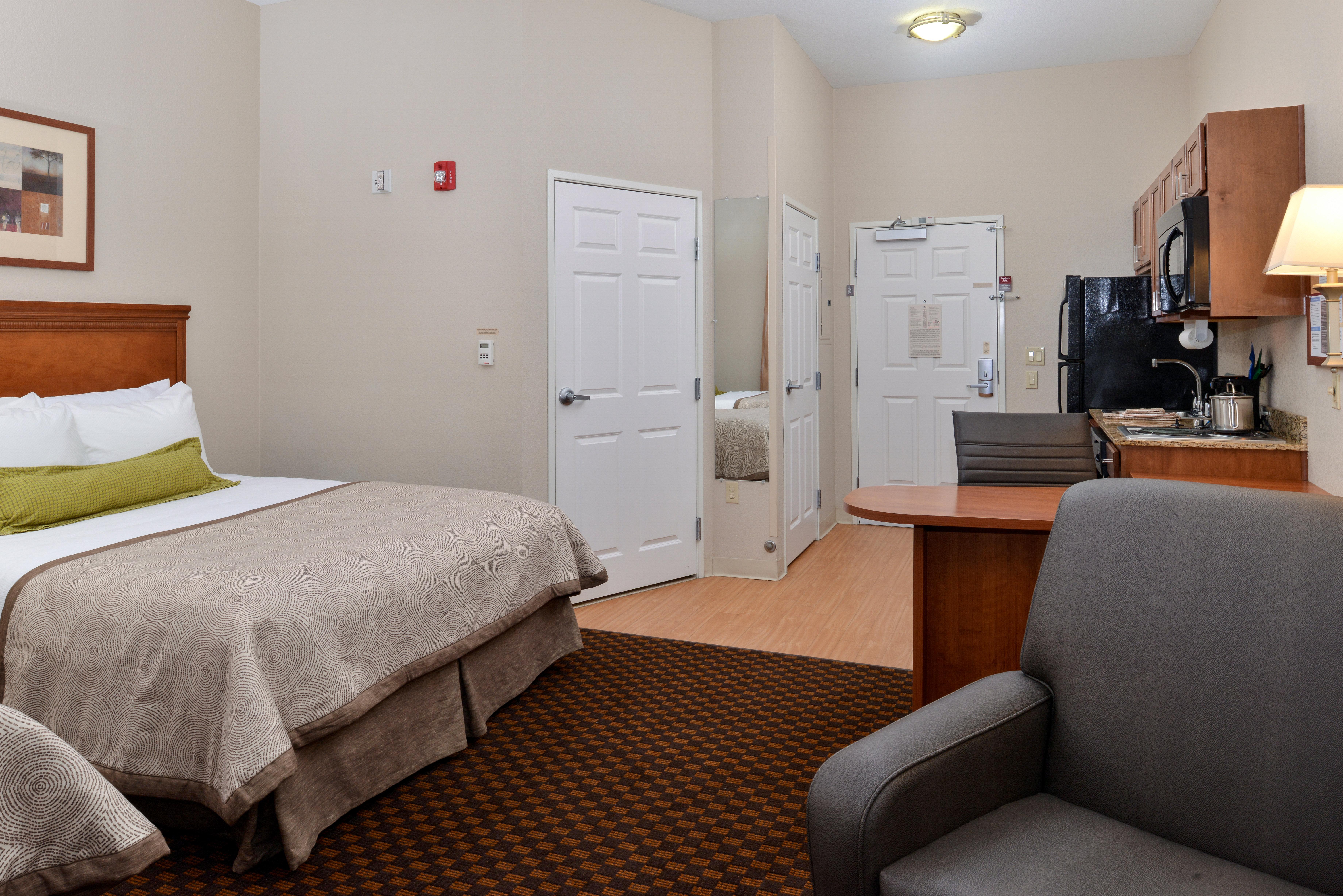Candlewood Suites Turlock By Ihg Exterior photo