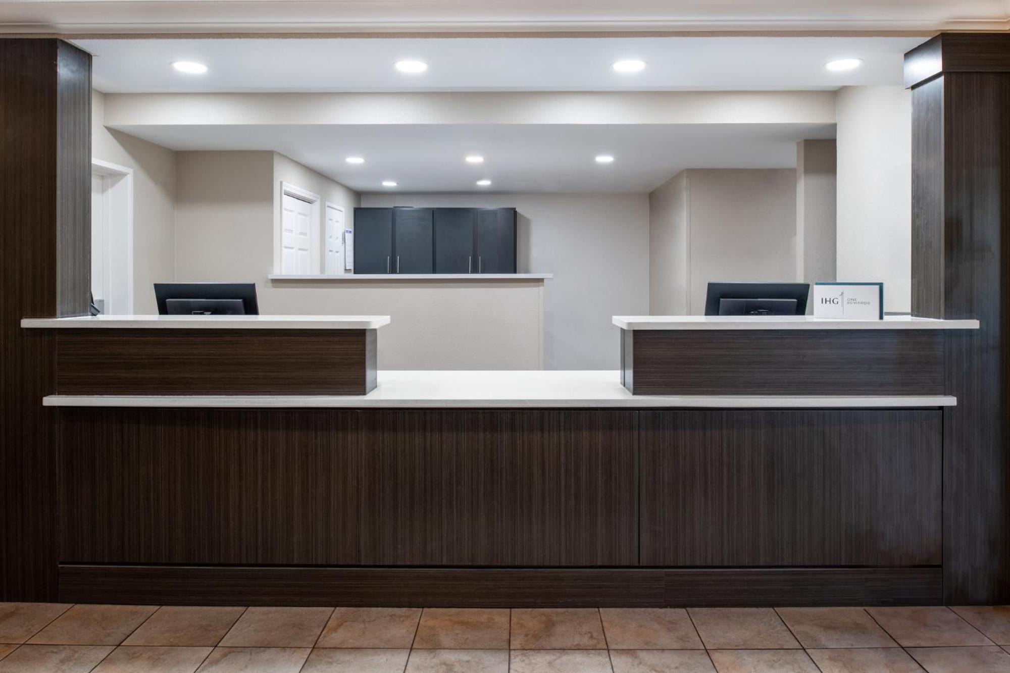 Candlewood Suites Turlock By Ihg Exterior photo