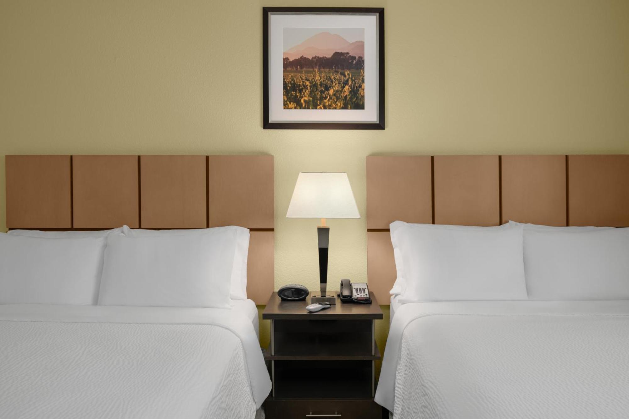 Candlewood Suites Turlock By Ihg Exterior photo