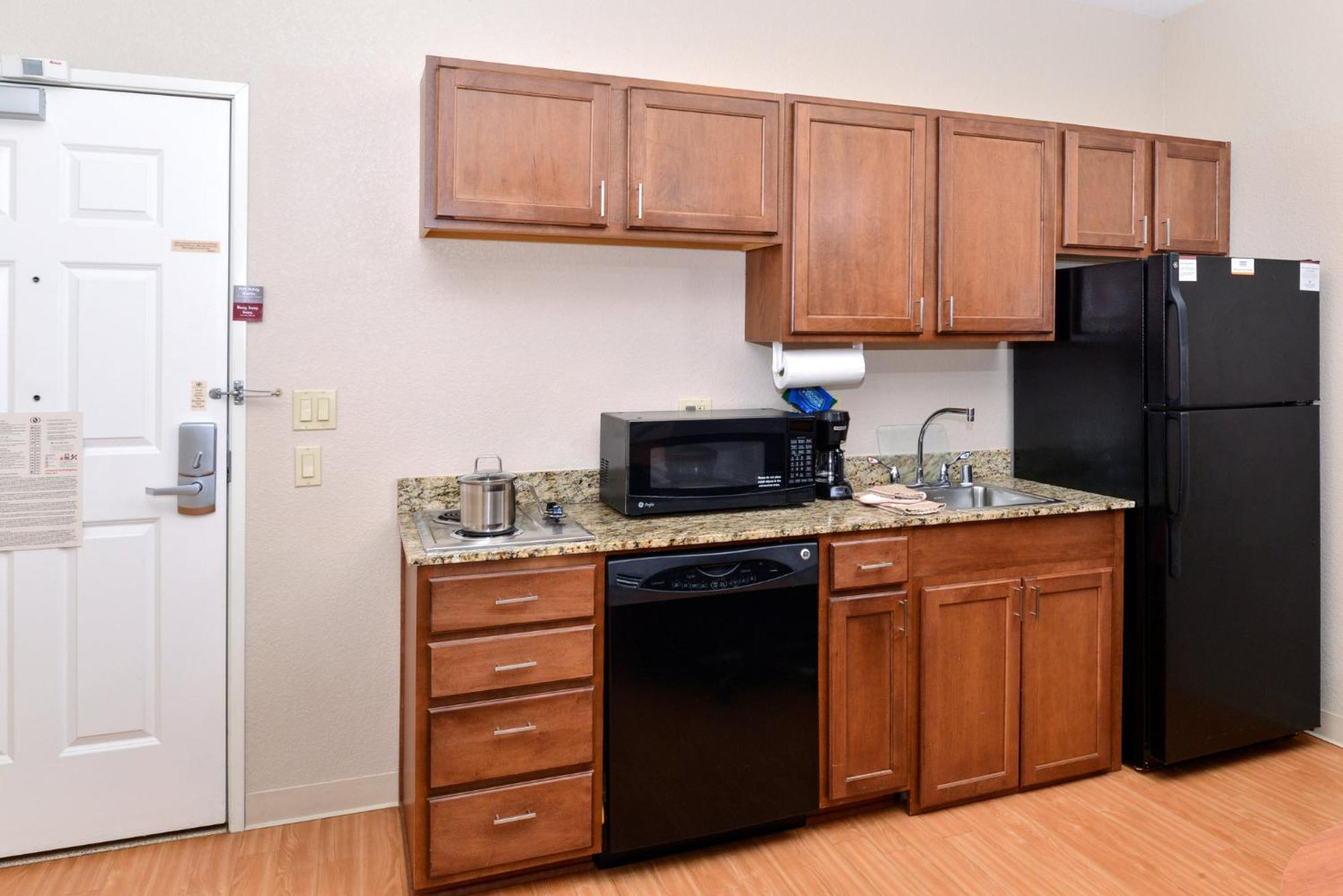 Candlewood Suites Turlock By Ihg Exterior photo