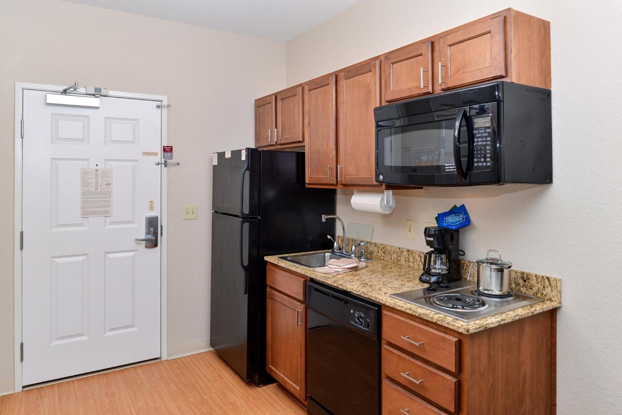 Candlewood Suites Turlock By Ihg Exterior photo